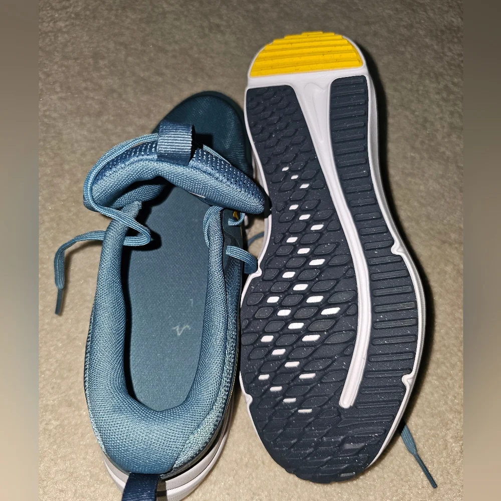 Nike Cosmic Runner Blue Shoes - Picture 5 of 5